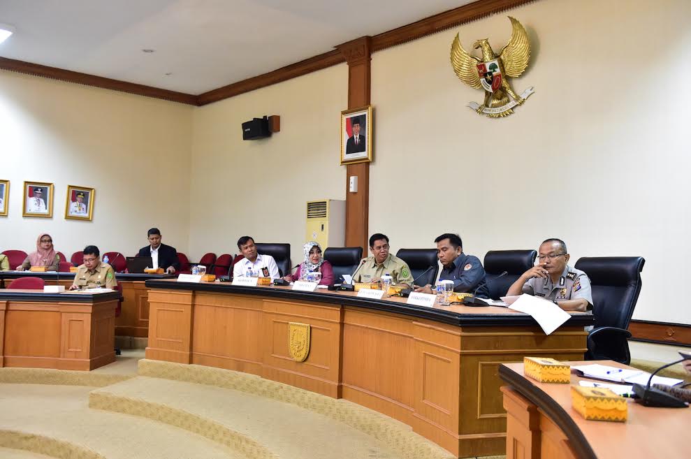 Pertemuan Komite I DPD RI dengan Pemprov Riau