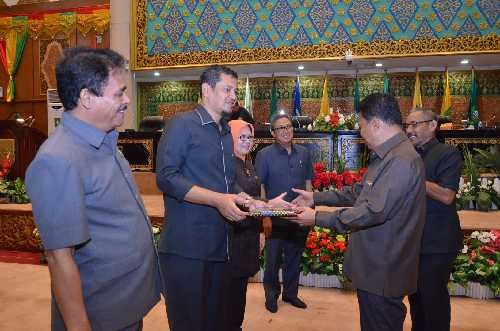 DPRD Riau Umumkan Nama Komisioner KI dan KPID Terpilih