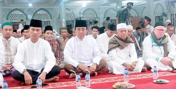 Bupati Inhil Hadiri Tabligh Akbar di Masjid Agung Al Huda Tembilahan