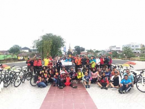 57 goweser jajaran kantor BRK Cabang Pekanbaru ramaikan acara Sport Gathering.