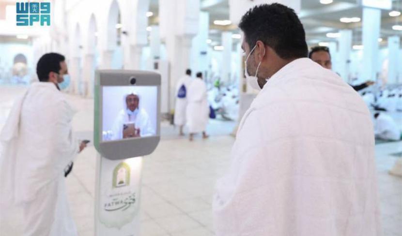 Robot Masjidil Haram Mampu Menjawab Pertanyaan dalam 11 Bahasa