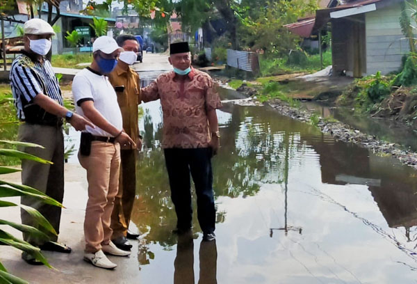Reses di Sukajadi, Eddy Yatim Turun Meninjau Genangan Air