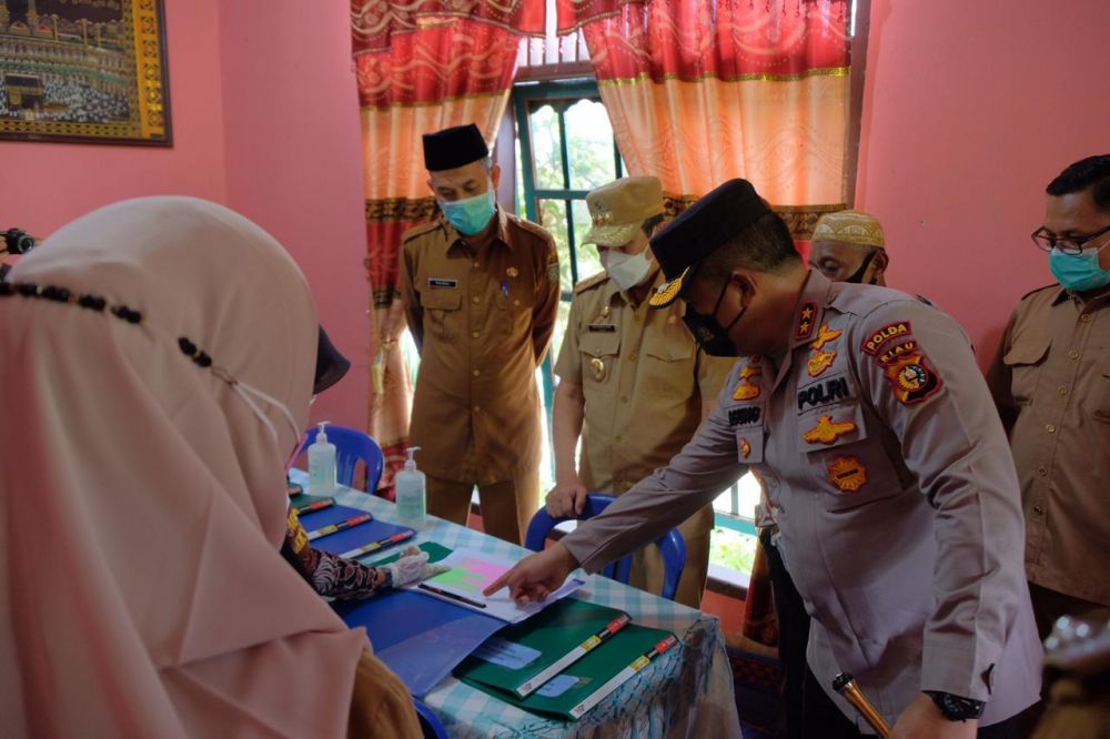 Kapolda dan Gubernur Riau Tinjau Posko PPKM di Dumai