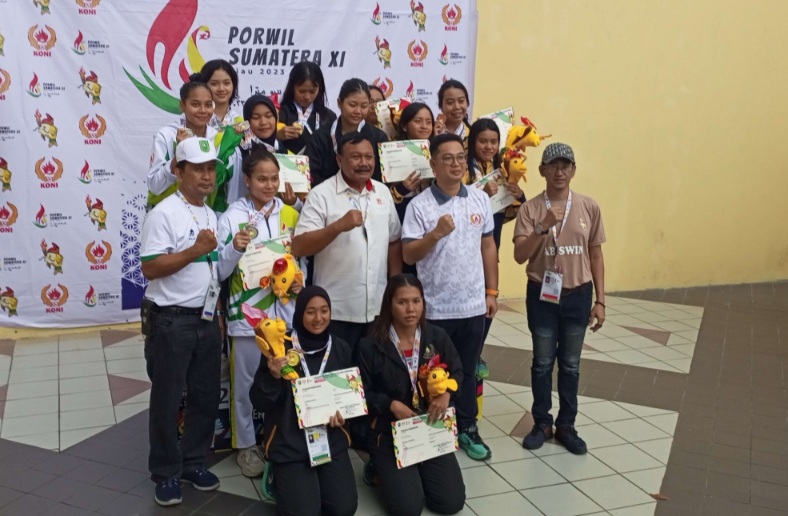 Riau Tambah 10 Medali Cabang Renang Porwil XI di Hari ke Dua