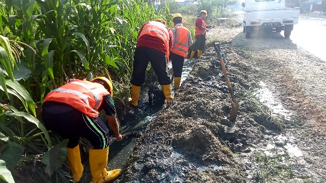 FMRP Effendi Sianipar Bersihkan Jalan Nasional, Mulai dari Pekanbaru hingga Perbatasan Riau-Sumut