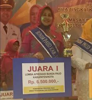 Zulaikhah Wardan Juara Pertama Bunda PAUD se-Riau