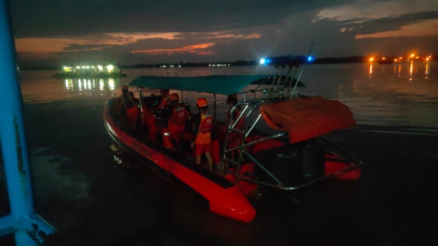 Lima Personil SAR dari Tembilahan Diturunkan Bantu Cari Dua Nelayan Hilang di Pelalawan