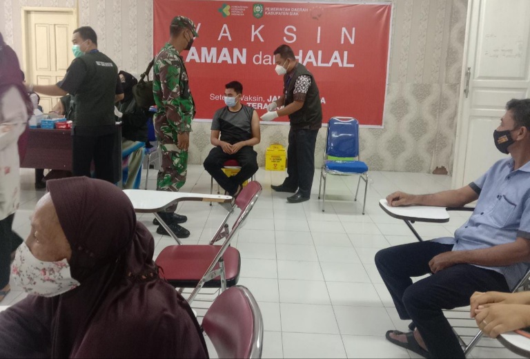 Masyarakat Masih Antusias Ikuti Serbuan Vaksinasi TNI-POLRI di RSUD Tengku Rafi'an