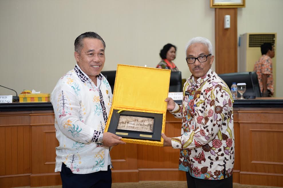 Pertemuan DPRD Prov Kalteng dengan Pemprov Riau