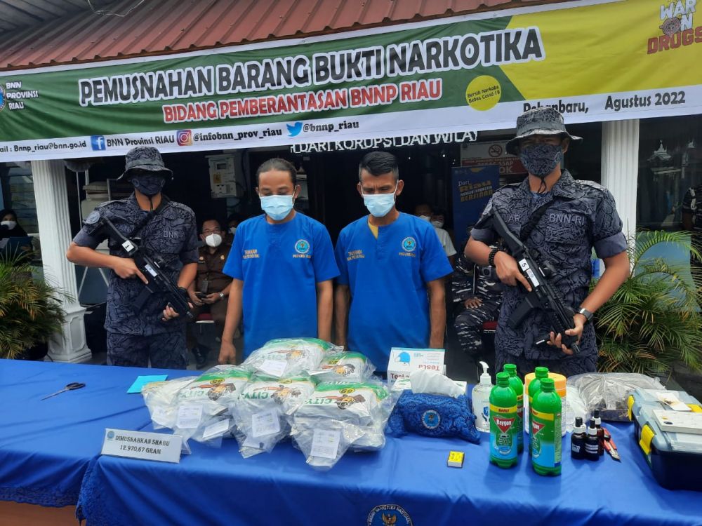 TNI AL dan BNNP Riau Musnahkan 12 Kg Sabu dan 218,75 Ganja