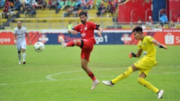 Insiden Mengerikan, Kiper Borneo FC Angga Saputro Dapat 11 Jahitan