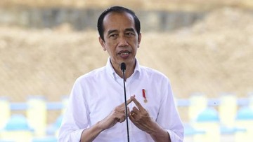 Jokowi Beri 5.000 Paket Bantuan untuk Korban Banjir Sintang