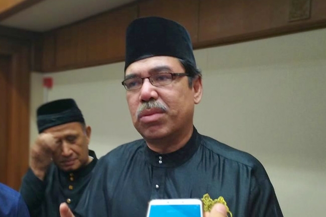 Alami Gangguan Cholelithiasis, Budayawan Riau Datuk Al Azhar Dirawat di Ruang ICU