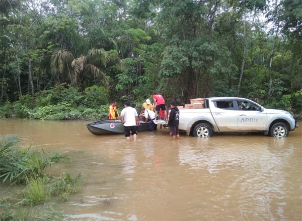 Terjang Banjir, Tim RAPP Gelar Operasi Pasar di Dua Desa di Ukui