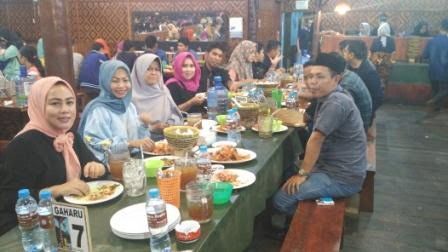 Wartawan buka Puasa dengan anggota DPRD Riau