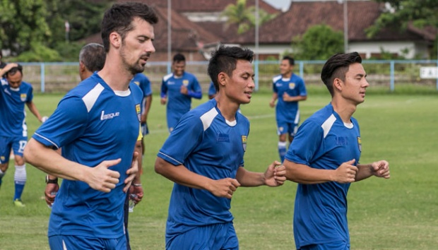 Lawan Sriwijaya FC, Persib Masih tanpa Van Dijk