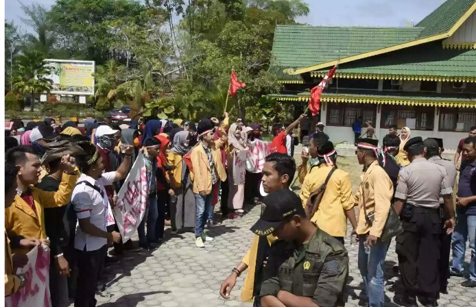 Aksi Demo Mahasiswa, Pemkab Inhil Beri Klarifikasi Anjloknya Harga Kelapa