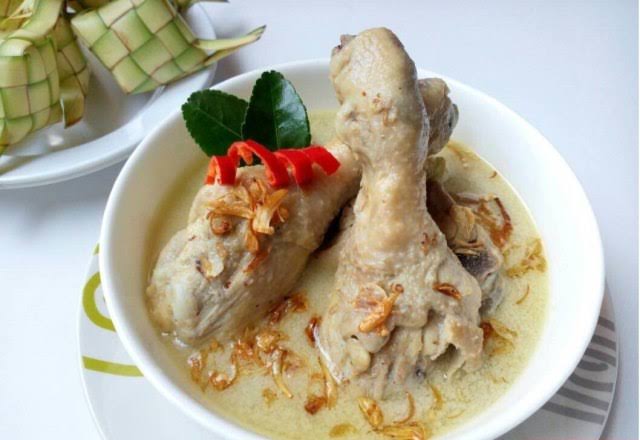 Resep Opor Ayam Kuah Susu, Rasa Lebih 'Creamy'