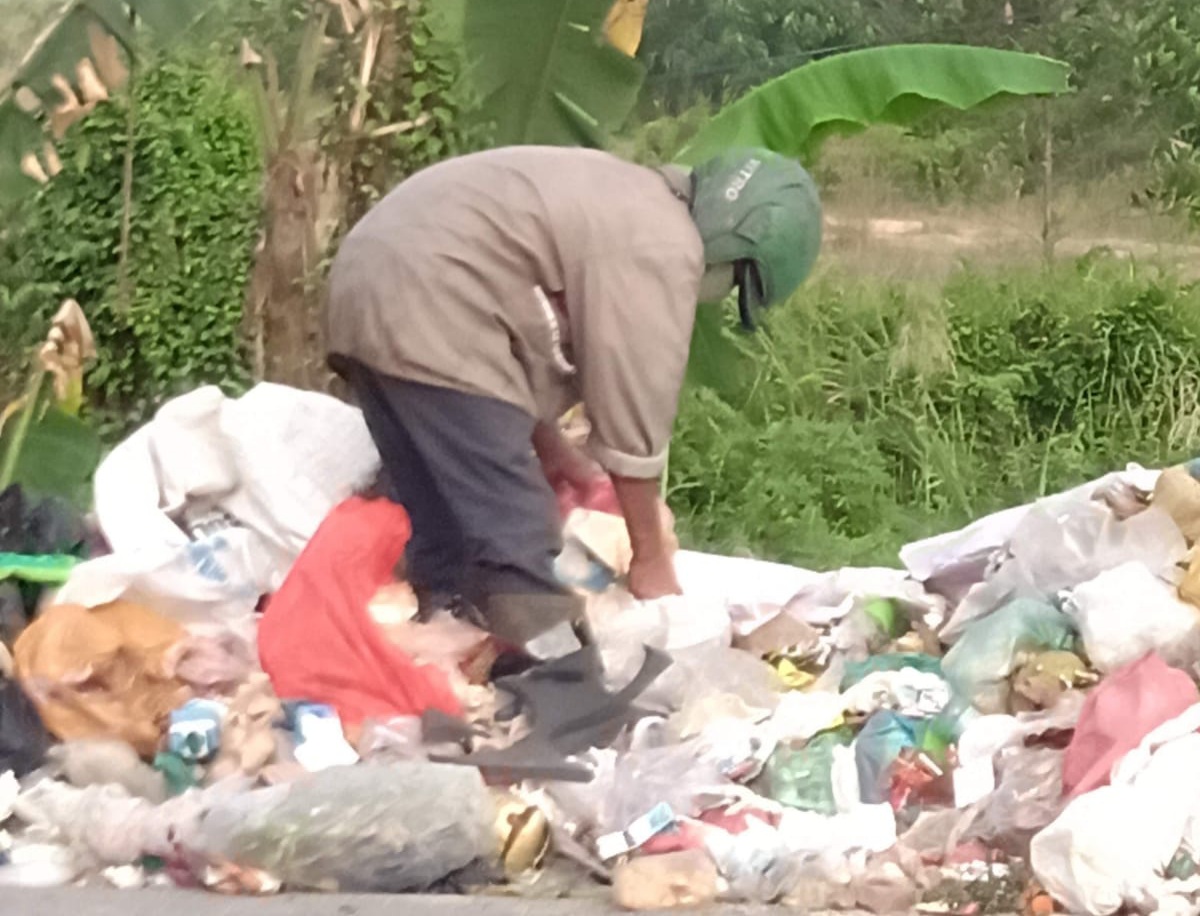 Sampah Masker Bekas Khawatirkan Para Pemulung