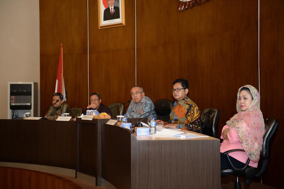 Pertemuan Komisi IV DPR RI Bersama Pemprov Riau Memanas
