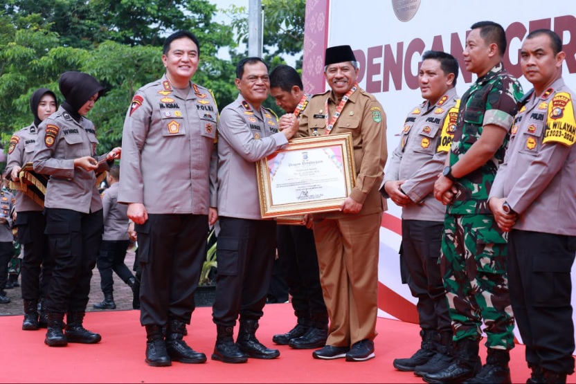 Luar biasa, Untuk kedua Kalinya, Bupati Siak Dapat Penghargaan Dari Kapolda Riau