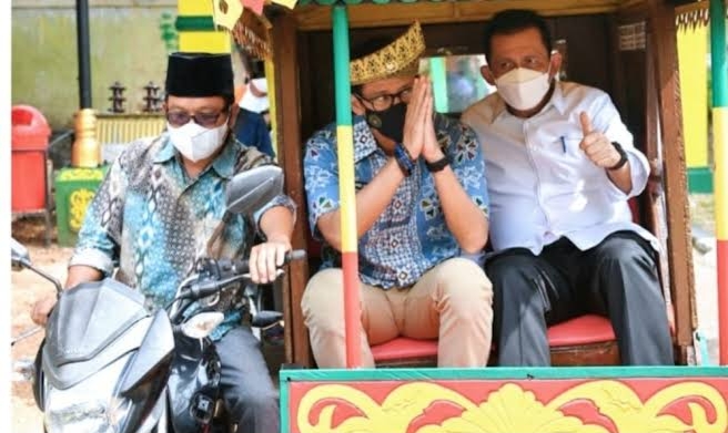 Sandiaga Ganti Nama Becak Motor di Pulau Penyengat