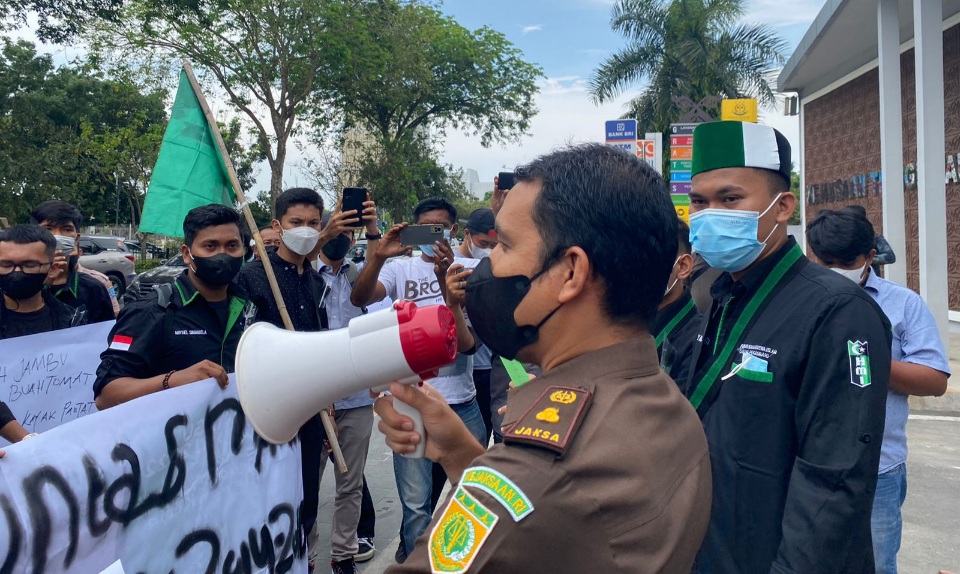Seruduk Kejati Riau, HMI Minta Usut Dugaan Korupsi Hibah dan Bansos Pemkab Siak Rp 57 Miliar