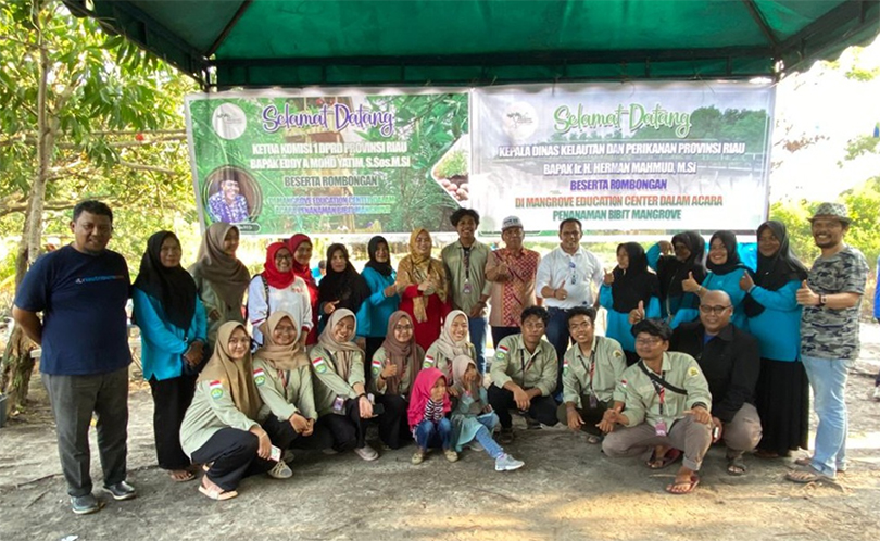 Mahasiswa Kukerta Unri Ikut Sukseskan Program Penanaman Bakau di Pangkalan Jambi