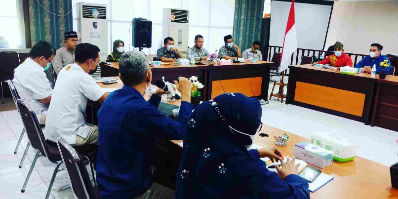 Tahapan Monev Badan Publik 2021 Dimulai, KI Riau Serahkan Kuesioner Isian SAQ