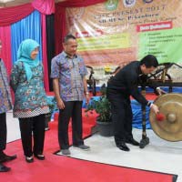 Dekan FKIP  M. Nur Mustofa Buka PGSD Present 2017