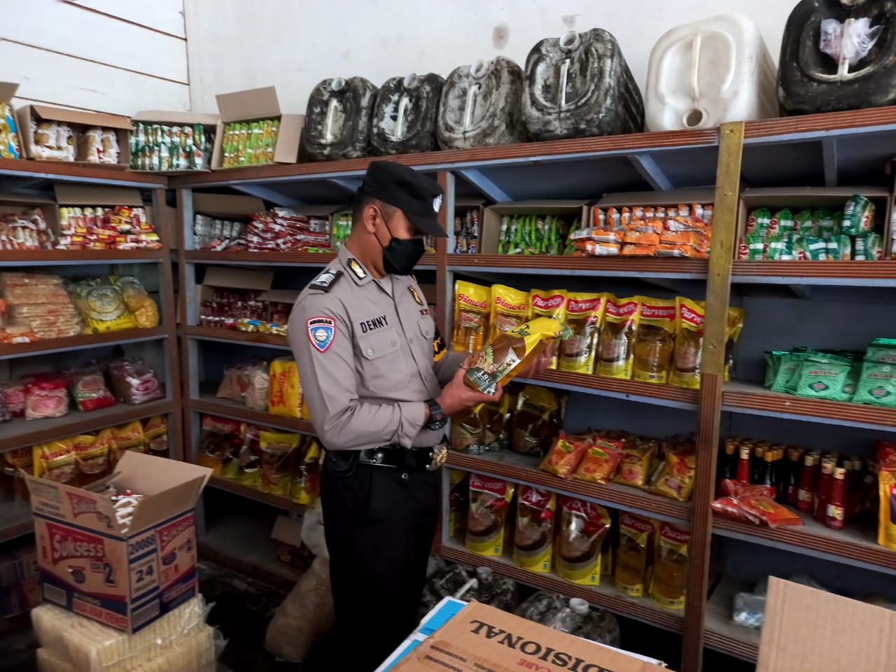 Kepolisian di Pelalawan Gelar Operasi Rutin Pengecekan Harga Jual Minyak Goreng