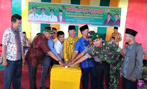 Bupati Inhil Launching PLN 24 Jam di Kecamatan Batang Tuaka