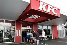Telkomsel Traktir Pelanggan dengan T-CASH di Semua KFC
