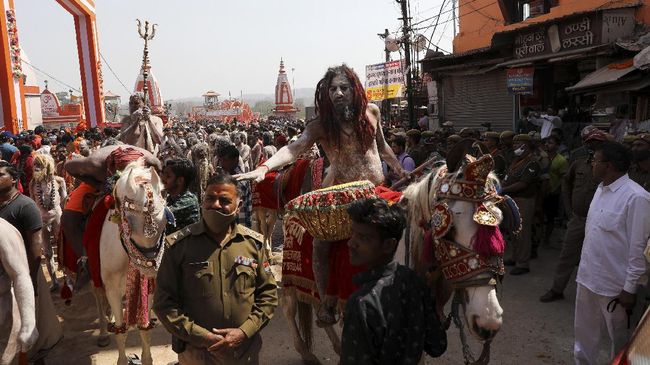 Pernah 'Tsunami Covid', Pengadilan India Izinkan Festival Hindu