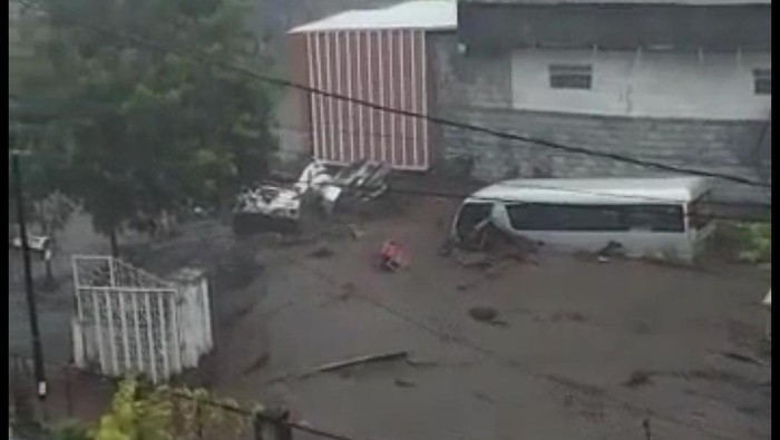 15 Orang Hanyut Terseret Banjir Bandang Kota Batu Malang