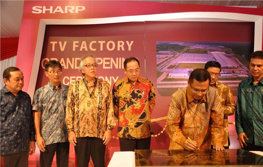 SHARP Resmikan Pabrik LED TV Terbarunya