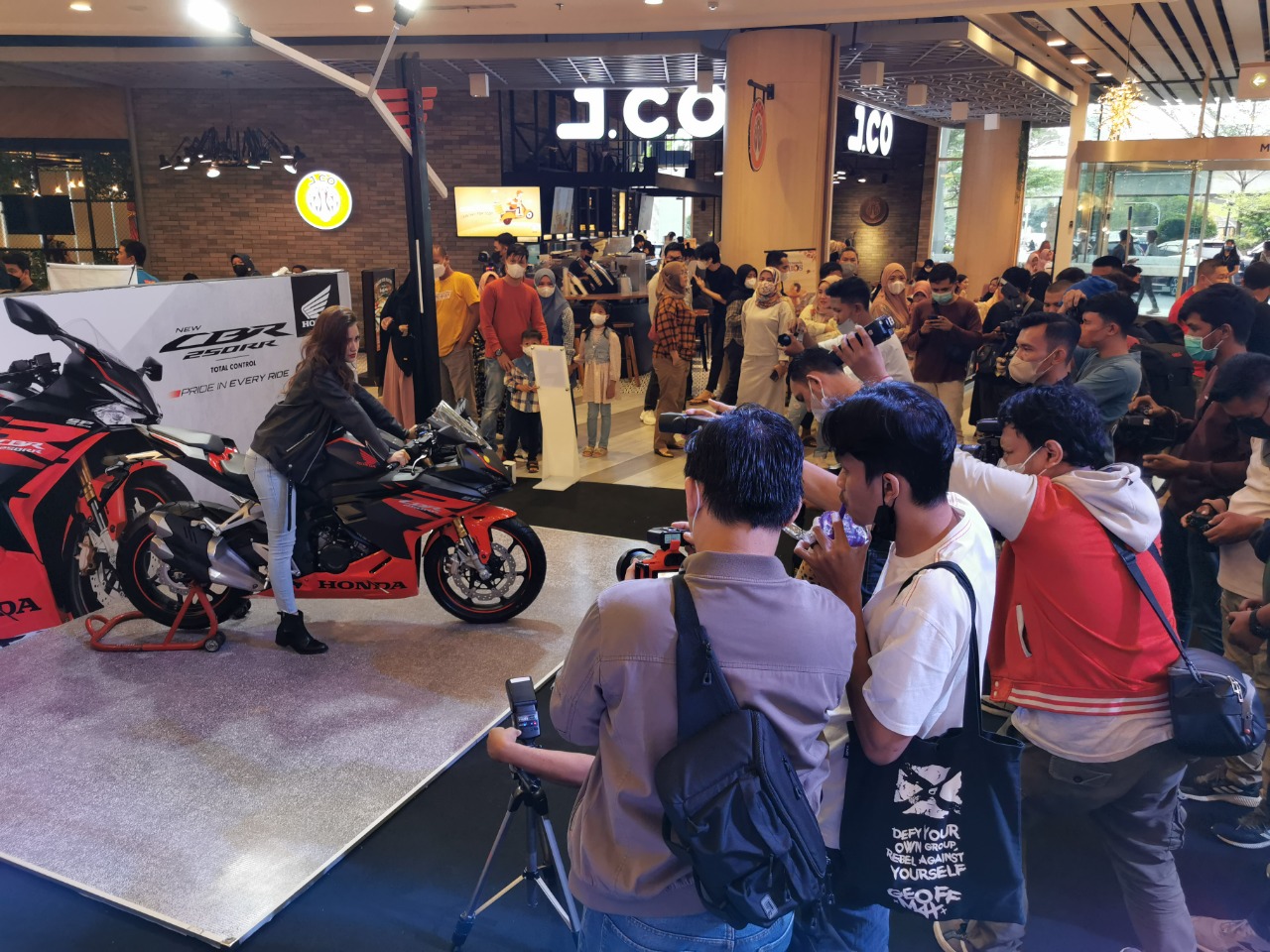 Ribuan Pengunjung Living World Jadi Bagian Keseruan Honda Sport Motoshow 2022