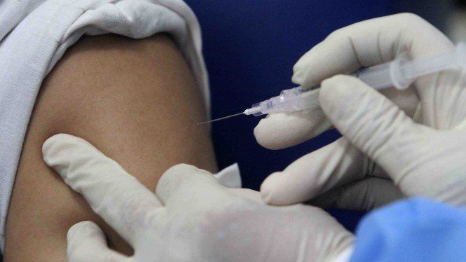 Heboh Influencer Dapat Dosis Ketiga, Pakar IDI: Ada Nakes Baru Sekali Vaksin