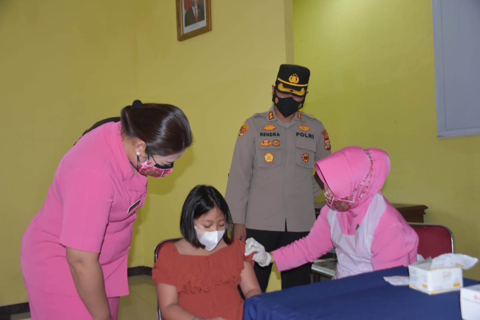 Bhayangkari Polres Kuansing Adakan Vaksinasi Untuk Putra - Putri Polri Usia 6-12 Tahun