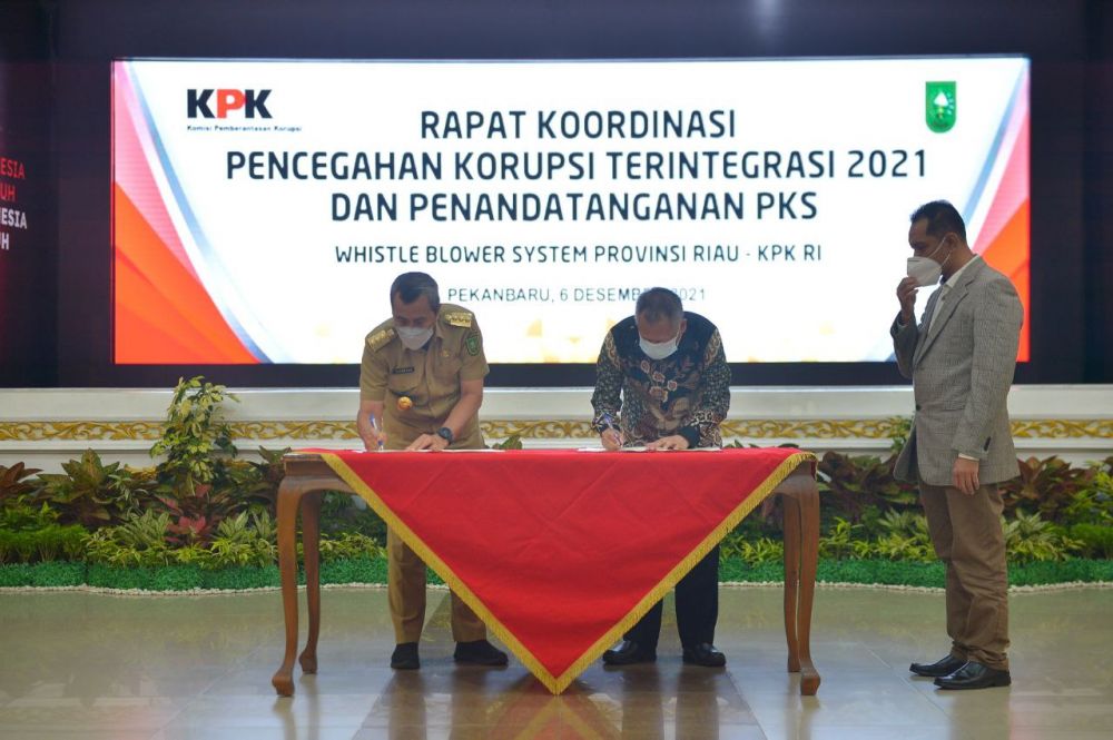 Gubernur Riau Teken Kerja Sama Cegah Korupsi dengan KPK