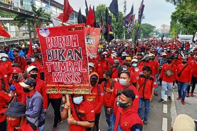 Hari Ini 10 Ribu Buruh Demonstrasi di Depan Istana Negara Tolak Perppu Cipta Kerja