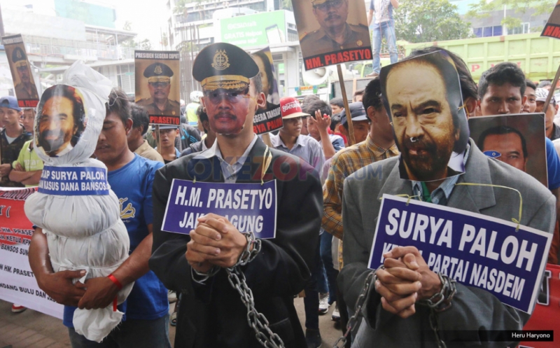 Jokowi Harus Copot Prasetyo dan Tendang Surya Paloh dari Koalisi