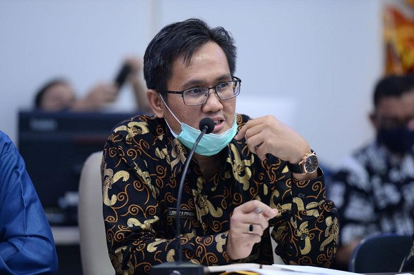 Pemprov Riau Potong 50 Persen Lebih Gaji Direktur dan Komisaris PT SPR