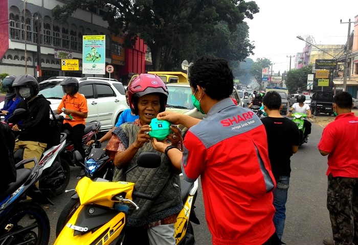 SHARP Bagikan 10 Ribu Masker Gratis lewat Kampanye Bahayapolusi.com