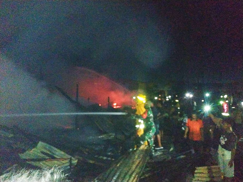 Kebakaran Hanguskan 7 Kios di Desa Tanjung Sawit Kampar