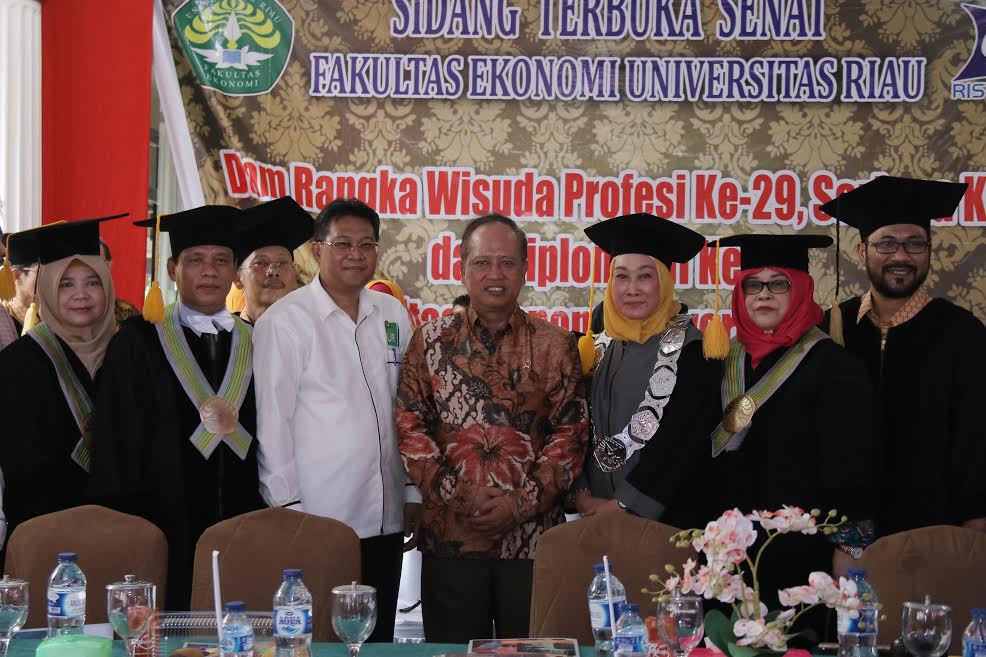 Fakultas Ekonomi UR Tambah Cacatan Baik Mutu Pendidikan di Propinsi Riau