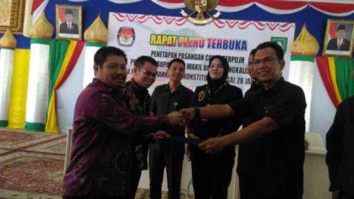 KPU Gelar Rapat Pleno Penetapan Calon Bupati/ Wakil Bupati Terpilih