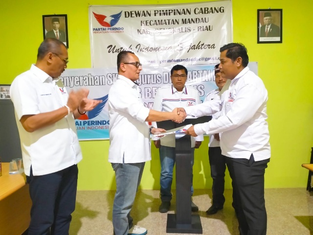 Sambangi Duri, Ketua DPW Partai Perindo Riau Serahkan SK Pengurus DPD Kabupaten Bengkalis