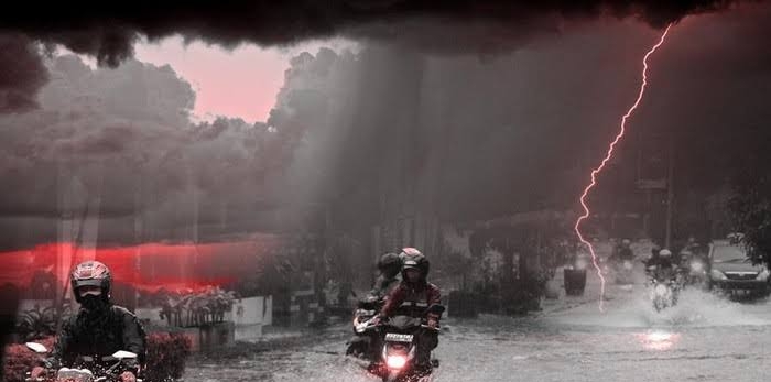 Waspada, Hujan Disertai Petir dan Angin Kencang akan Mengguyur Riau
