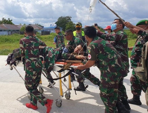 Tengah Berjaga di Pos, Prajurit TNI Terluka Karena Ditembak KKB di Intan Jaya Papua